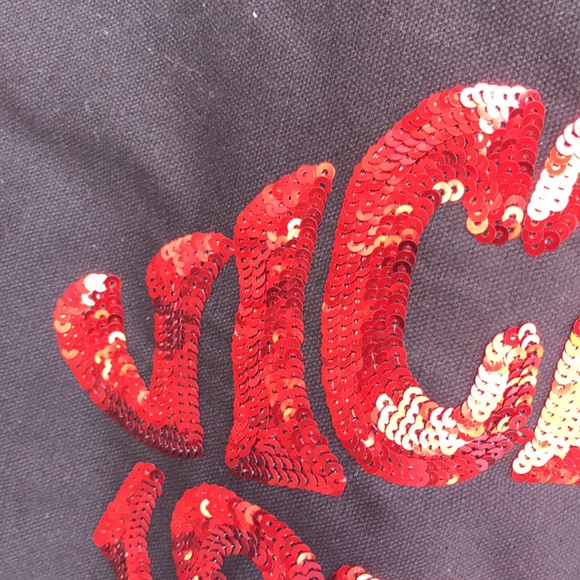 Victoria Secret Carry Bag NWT Sequins Red & Black Retail $58 - Picture 4 of 9